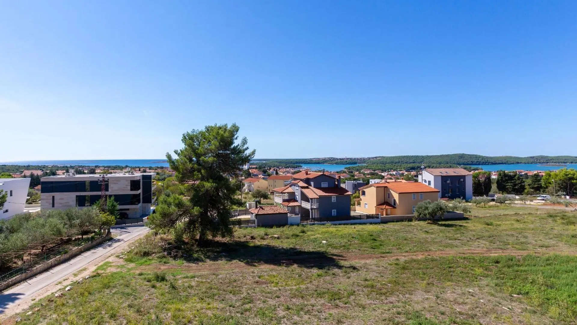 Tina 2 - Mpolo Apartment Medulin 0*,  Croatia
