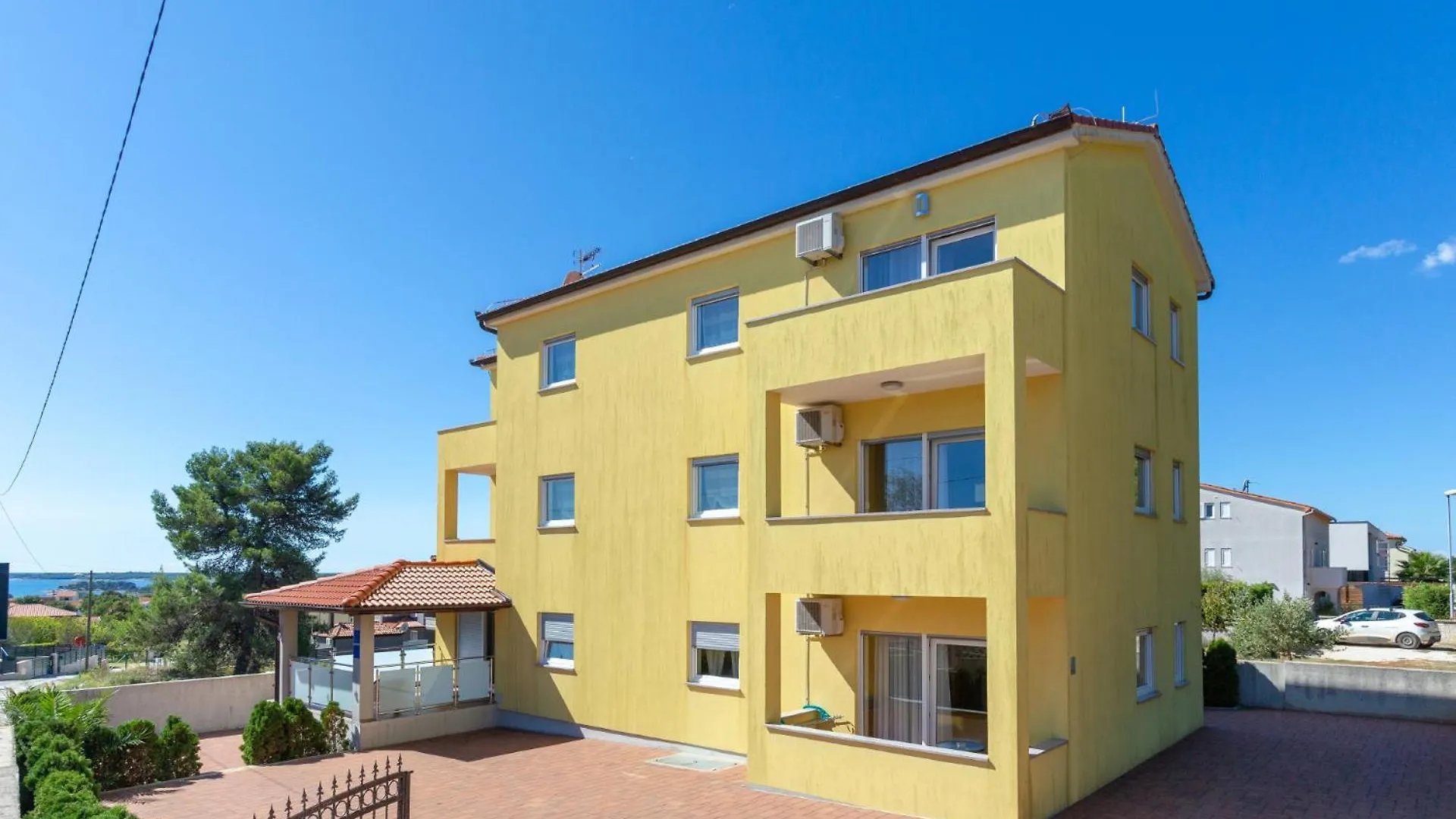 Tina 2 - Mpolo Apartment Medulin 0*,  Croatia